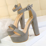 Belt buckle thick sandals