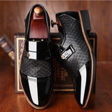 New Embossed Men's Leather Shoes