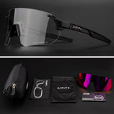 Photochromic Cycling Glasses