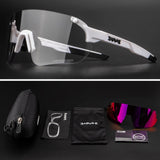 Photochromic Cycling Glasses