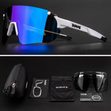 Photochromic Cycling Glasses