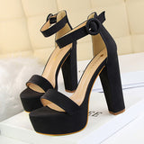 Belt buckle thick sandals